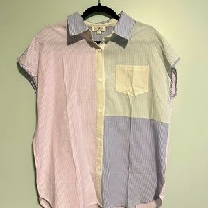 Umgee color blocked striped capped sleeve shirt. small.